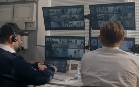 operators-reviewing-video-verified-alarm-footage-richardson-businesses-img Operators reviewing video verified alarm footage for Richardson businesses